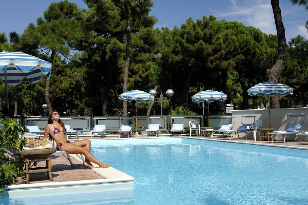 Hotel Imperiale Milano Marittima Buitenkant foto